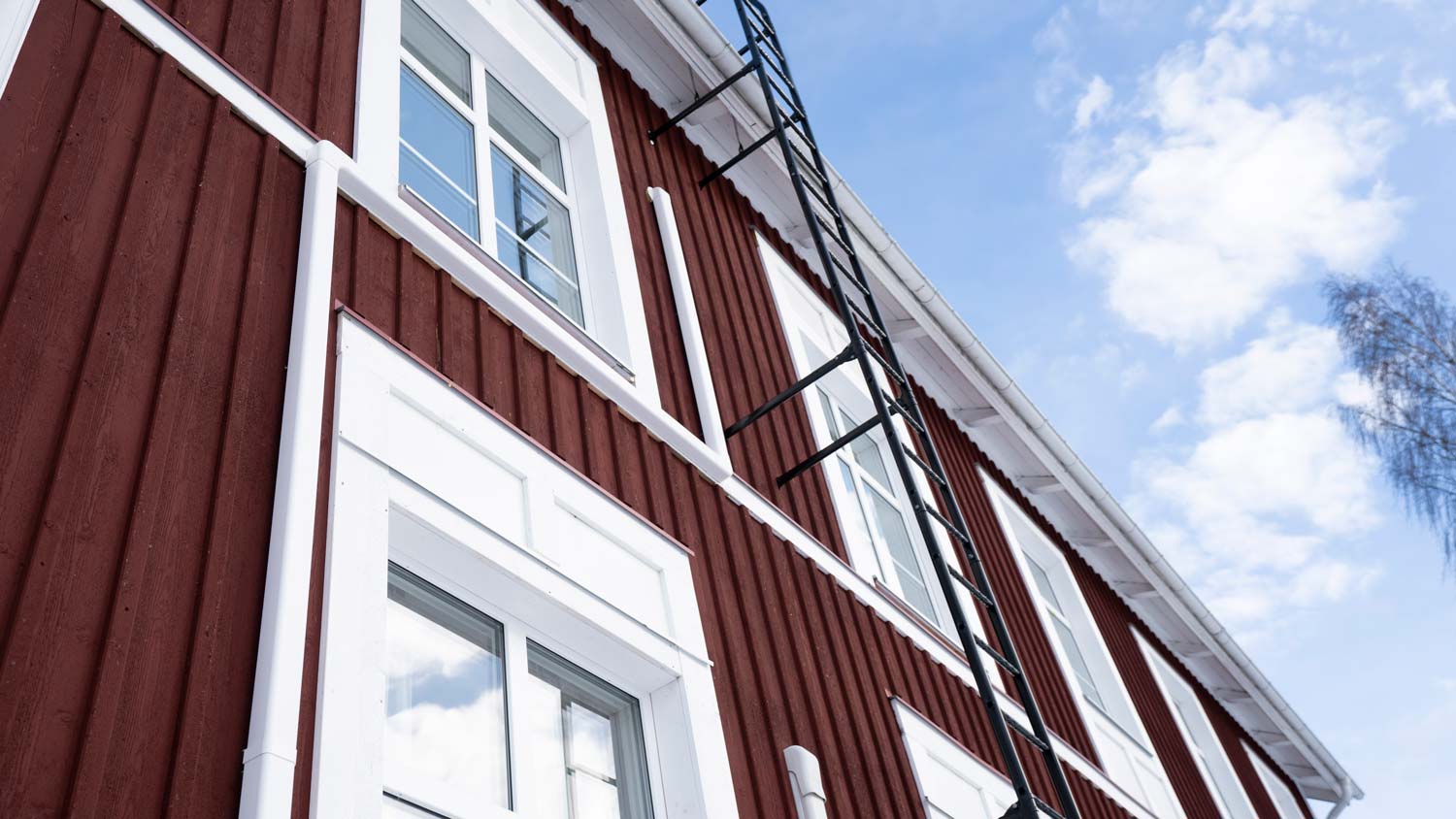 Nya fönster på byagården i Piteå